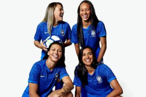 A camisa também é  DELAS